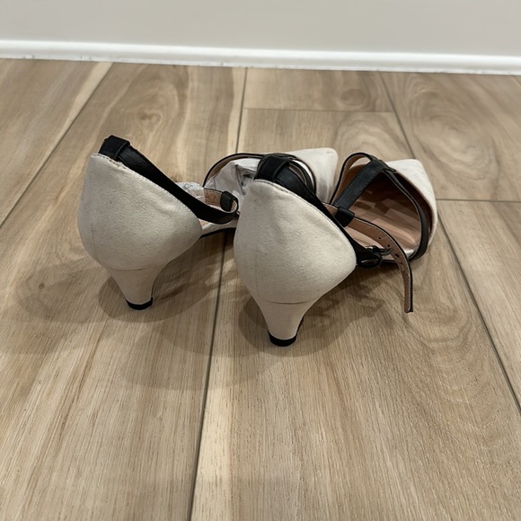 New Women’s Izabella Rue Brand Size 11 Short Ankle Buckle Heels Black Tan NWOT - Picture 5 of 7